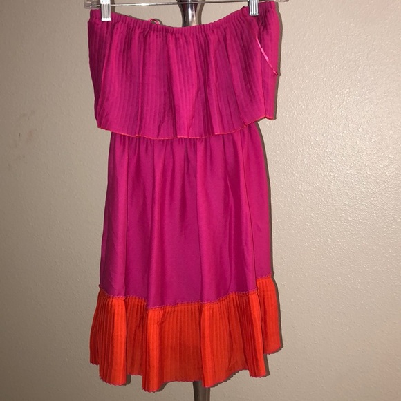 Bright colored dress - Picture 3 of 3